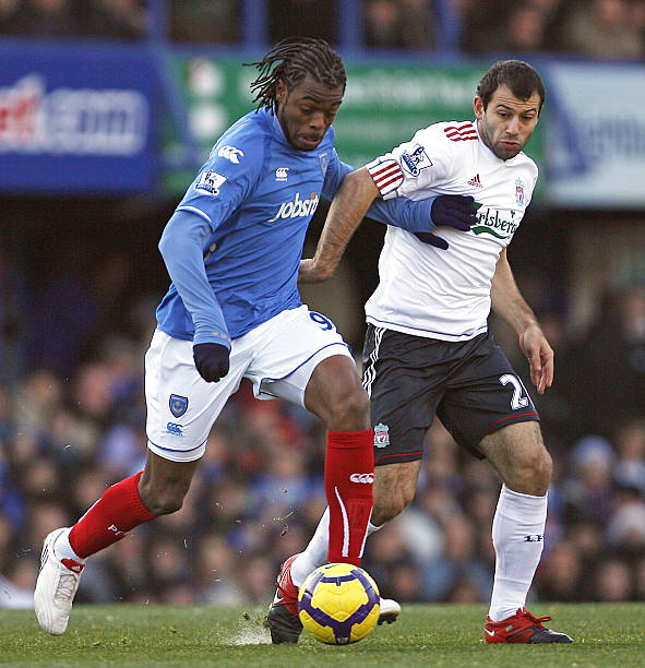 利用他的身 利用他的身