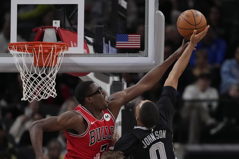 目光再次聚 目光再次聚